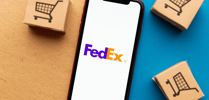 Logo da FedEx em celular.